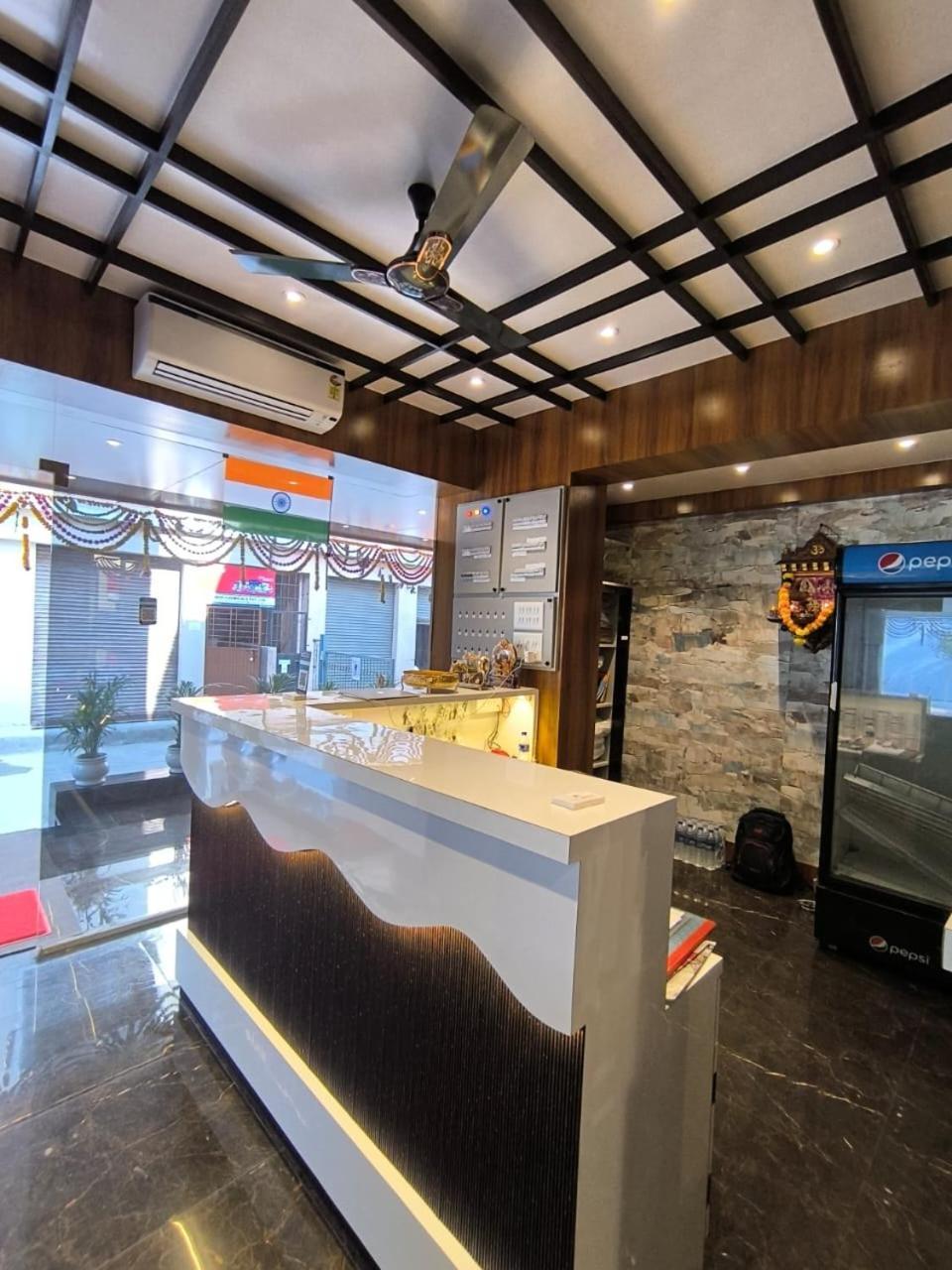 Hotel Sharan Residency Navi Mumbai Exterior foto